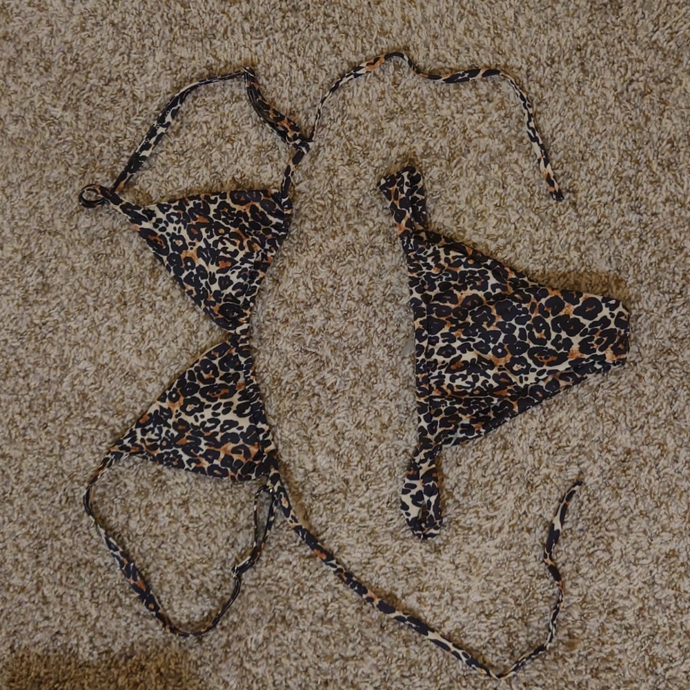 Sexy leopard bikini